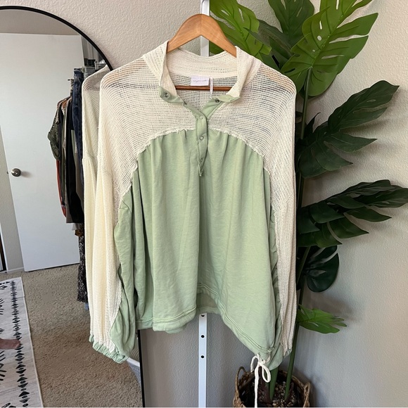 ✨ Urban Outfitters Sage Green & Cream Mesh Pullover Sz L | Lightweight Top - Picture 1 of 11